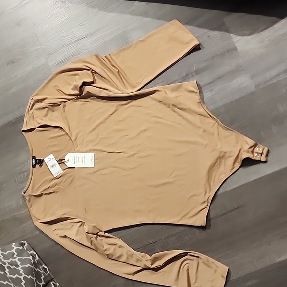 Express Bodysuit - Picture 2 of 3